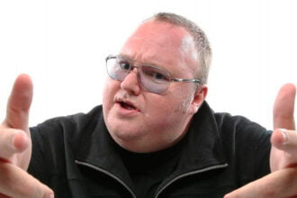 Kim Dotcom, criador do Mega, receberá ordem de extradição para os EUA | Tec Plus+